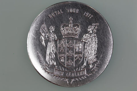 MP1977/3 QUEEN ELIZABETH ROYAL VISIT MEDAL ALUMINIUM