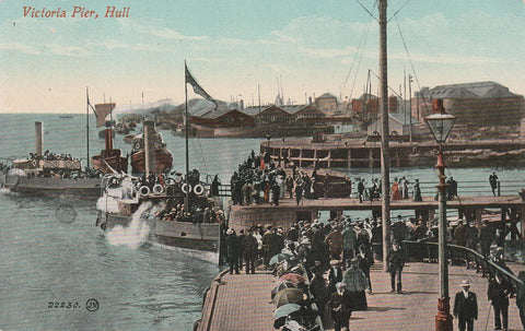 GB HULL VICTORIA PIER SHIPPING POSTCARD