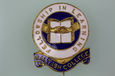 GB SALTASH COLLEGE BADGE ENAMEL ON BRASS