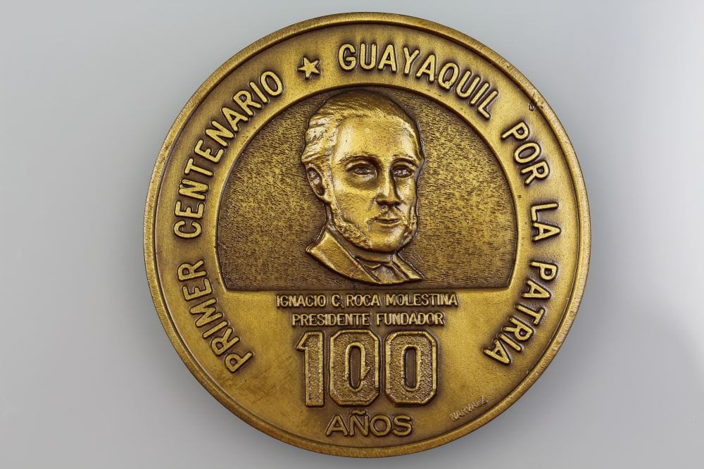 ECUADOR CENTENARY CHAMBERS OF COMMERCE 1889 -1989 MEDAL